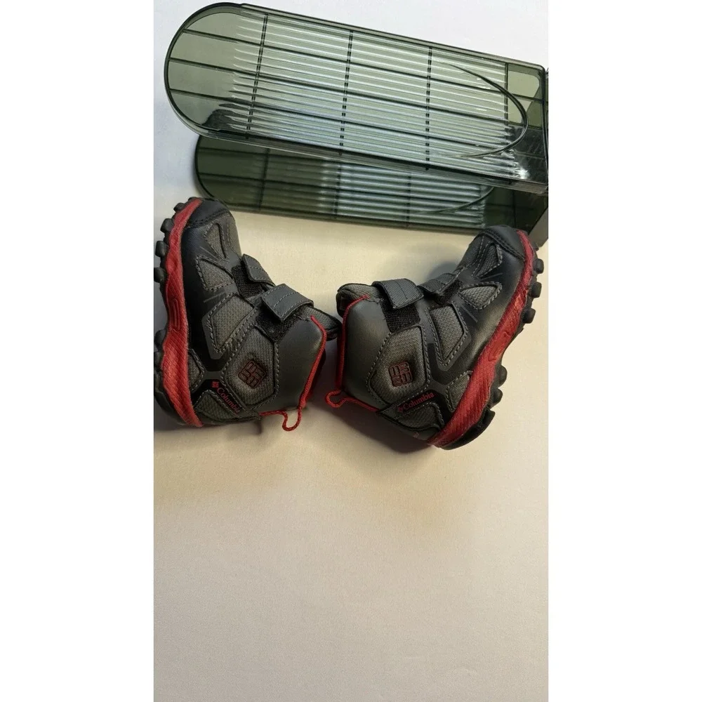 Peakfreak Kids Water Proof Cxcrsn Boots In A Size 4 Toddler Gray Red Accents EUC
